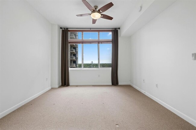 Building Photo - 54 Rainey St