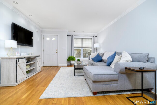 Building Photo - 85 Camp Ave