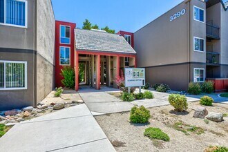 Building Photo - Glen at Hidden Valley