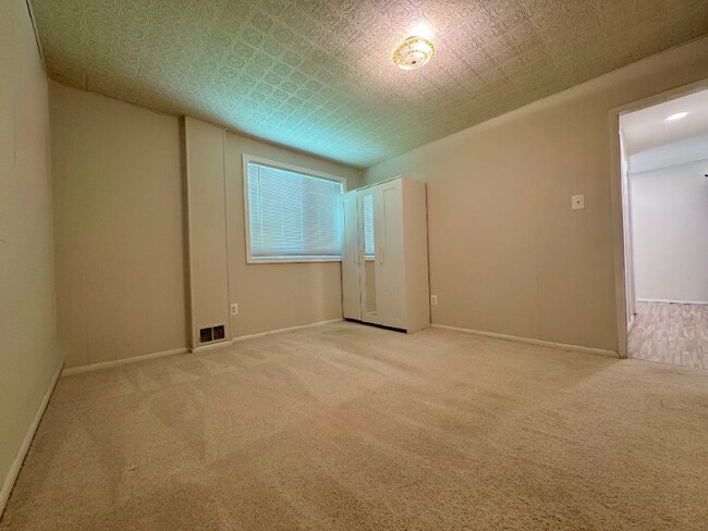 Building Photo - 5530 Q