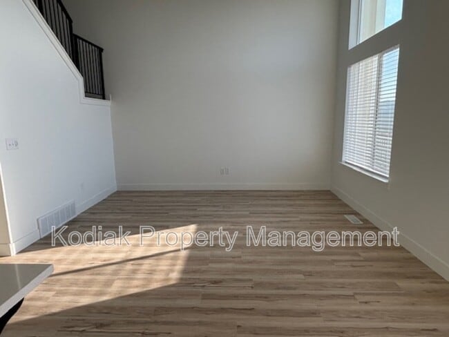 Building Photo - 2702 Blue Dawn Ln