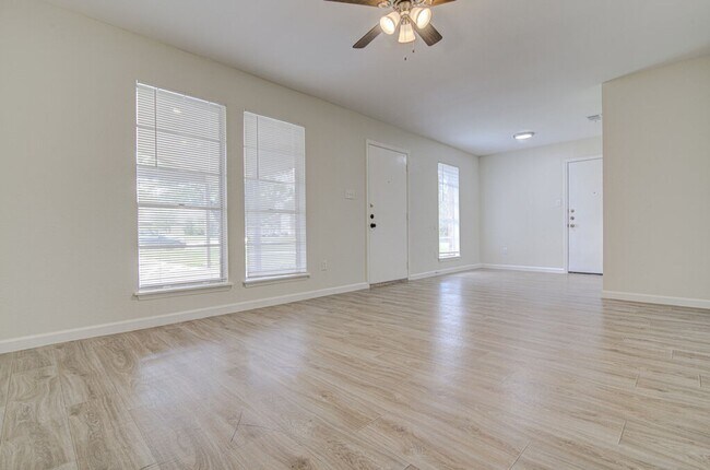 Building Photo - 5301 Indio Cir
