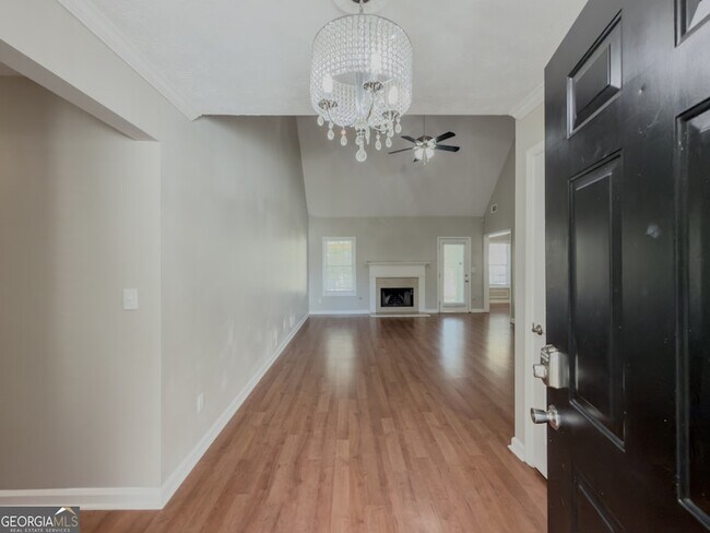 Building Photo - 593 Red Tip Ln