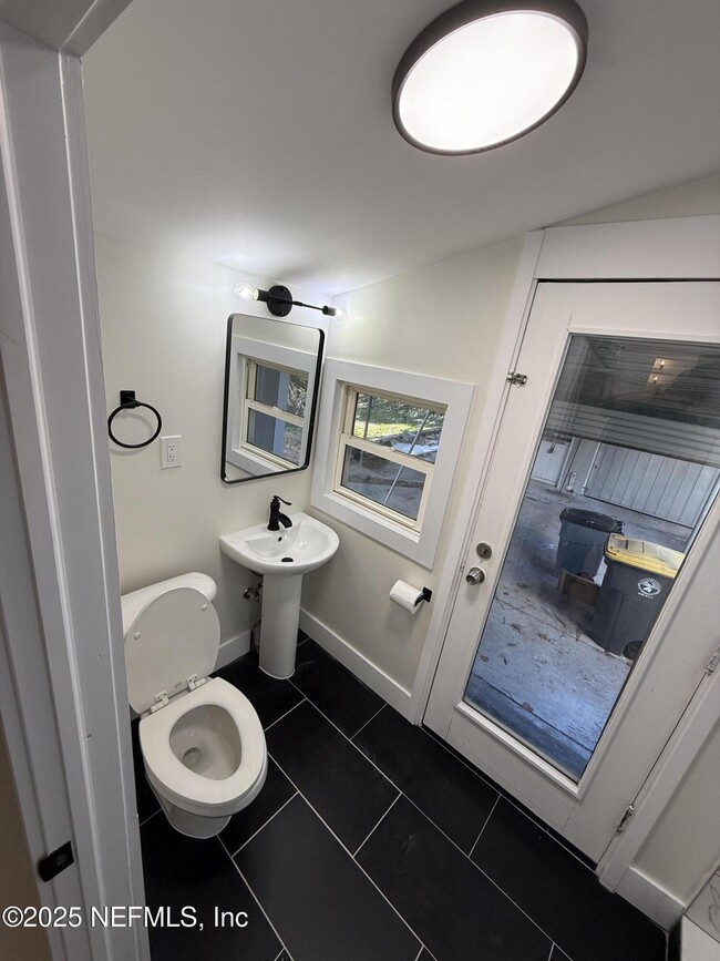 Building Photo - 3816 Boone Park Ave