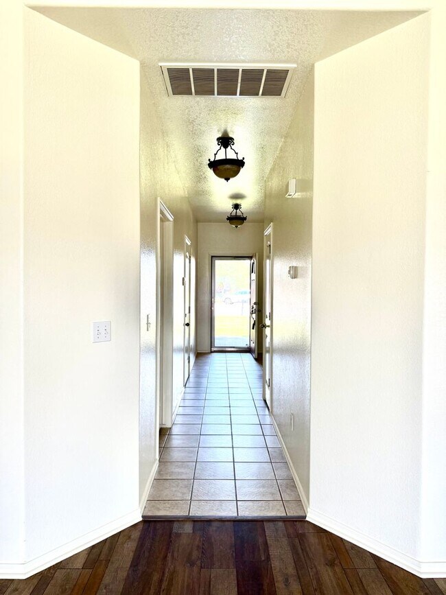 Building Photo - Owasso Schools/ 3bd 2Ba Huge Yard /Cul-de-Sac