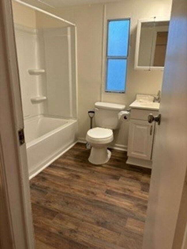 Building Photo - 3 bedroom mobile home
