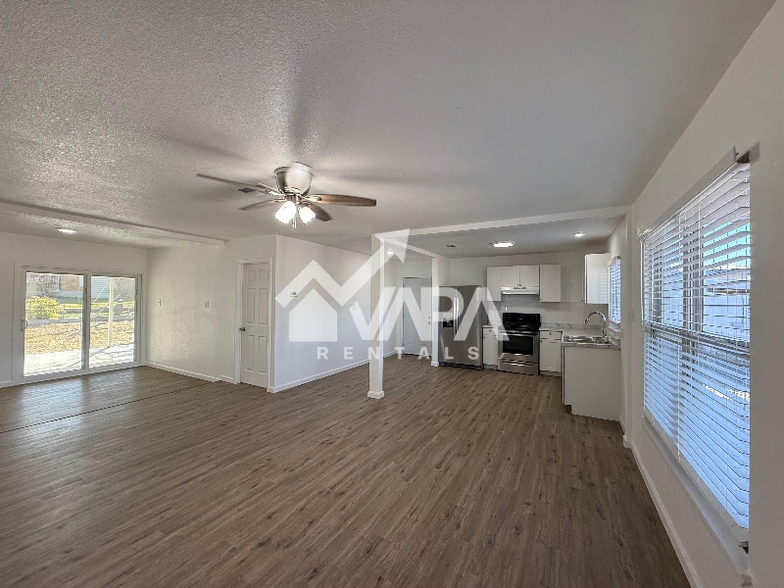 Building Photo - 154 Frances Jean Dr