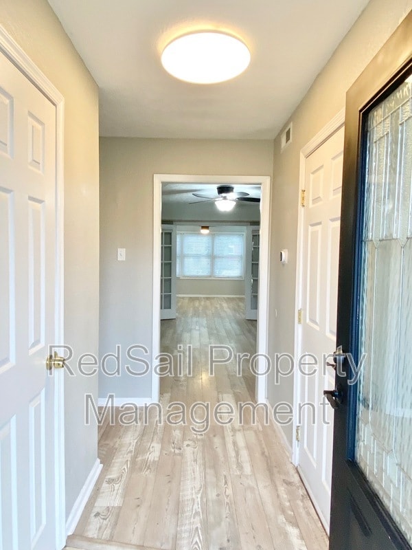 Building Photo - 107 Opal Dr