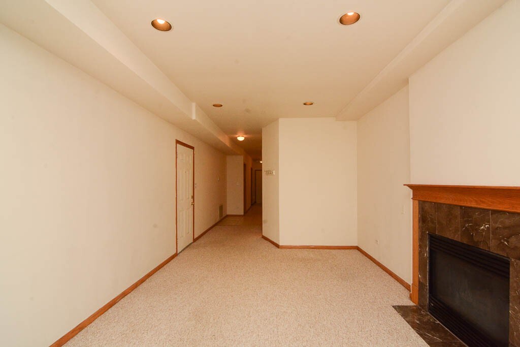 Building Photo - 920 N Paulina St