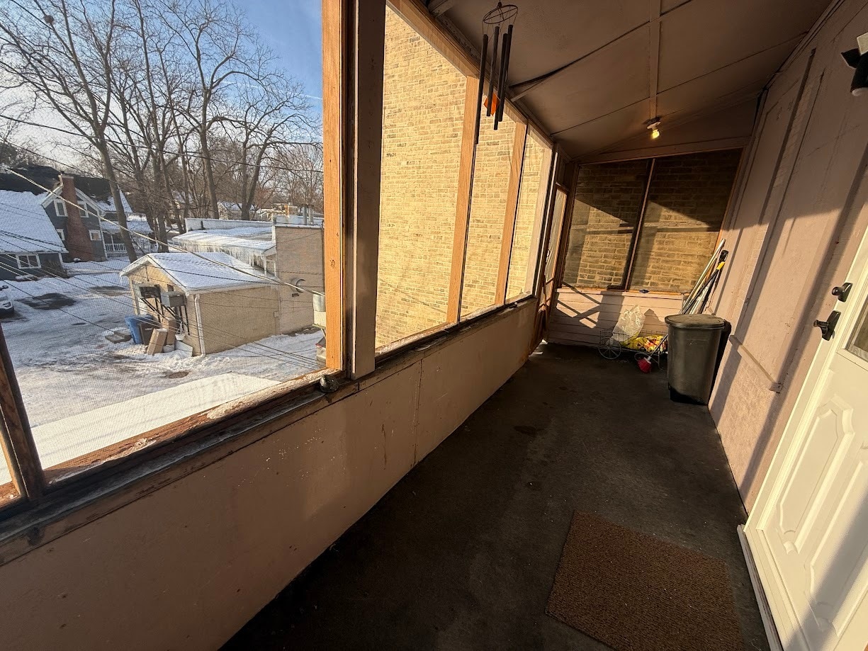 Building Photo - 110 Janesville St