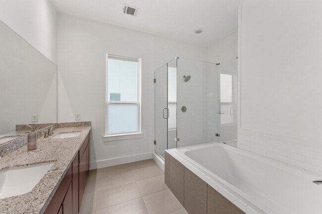 Building Photo - 3205 Baron St