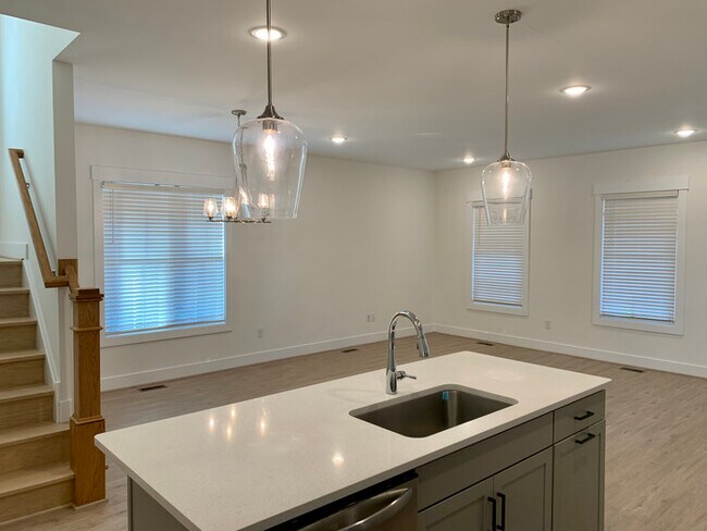 Building Photo - 5214 Campbell Ave