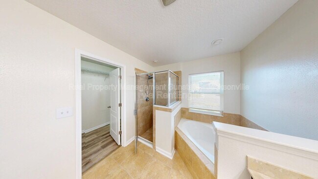 Building Photo - 630 Glendale Ln