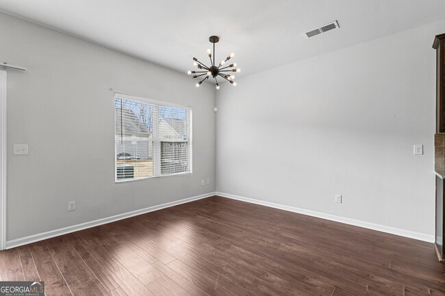 Building Photo - 1969 Old Dogwood