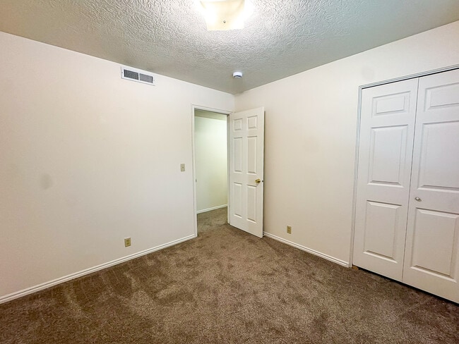 Building Photo - 1227 Riverside Ave