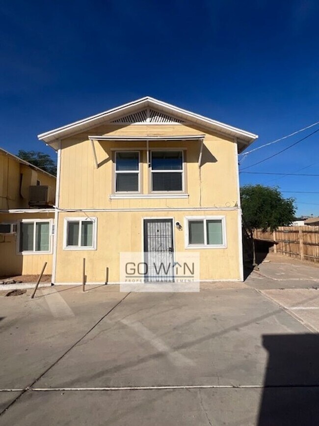 Building Photo - 1836 E Harvard St