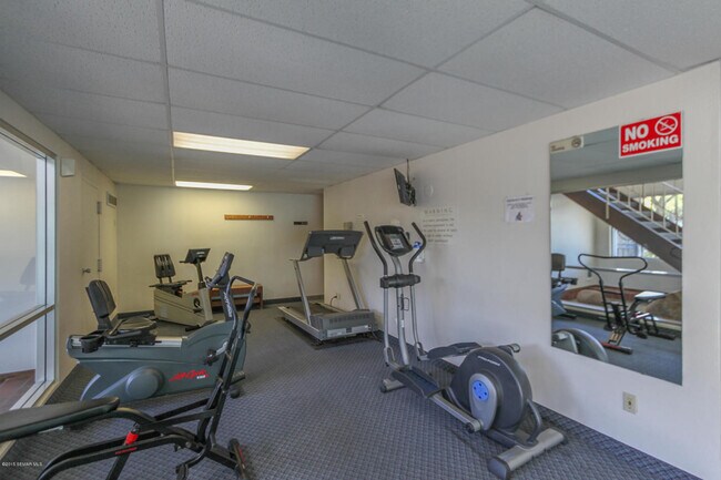 Building Photo - 1923 Viking Dr NW