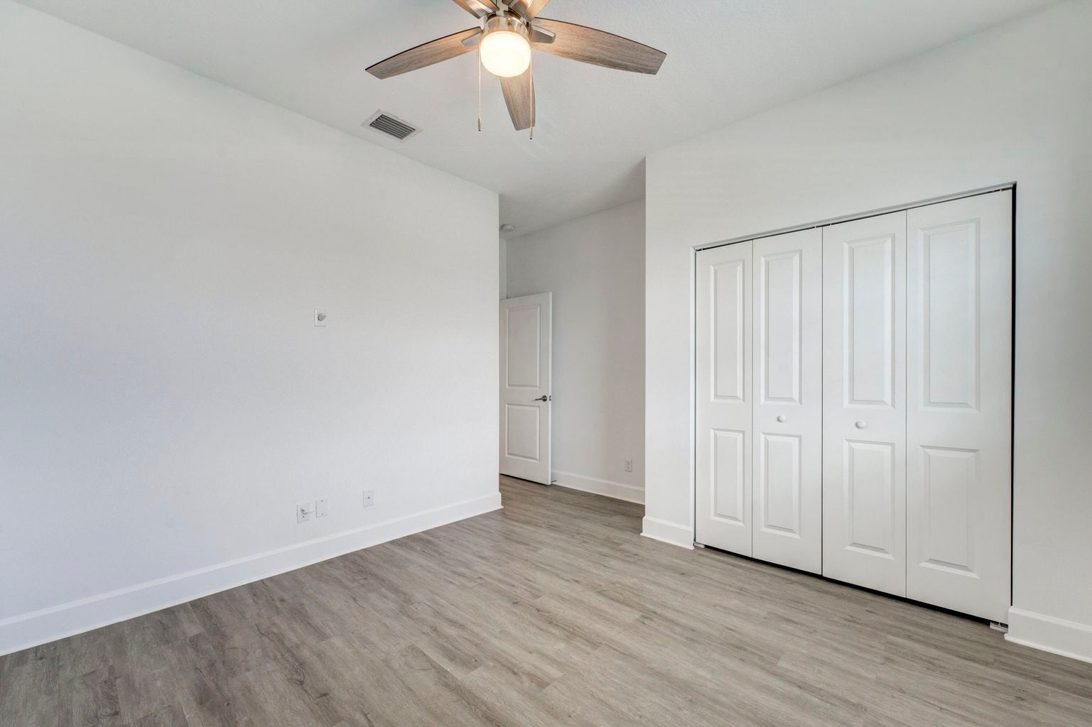 Building Photo - 9075 Kingsmoor Way