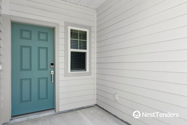 Building Photo - 14538 Macadamia Ln