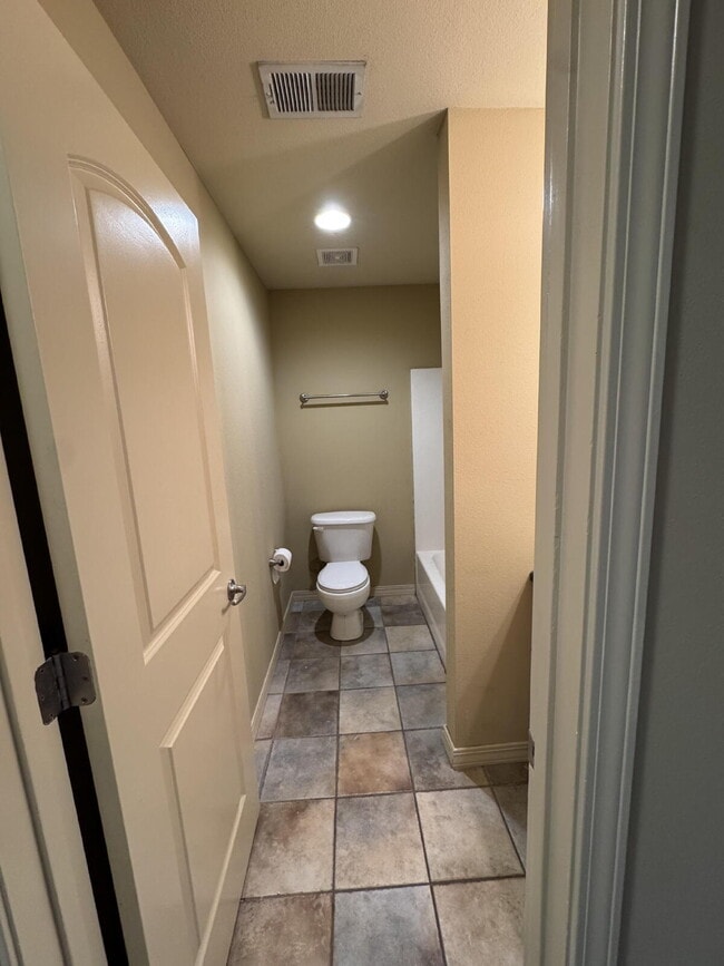 Building Photo - Welcome to your new condo in beautiful Branson, MO!