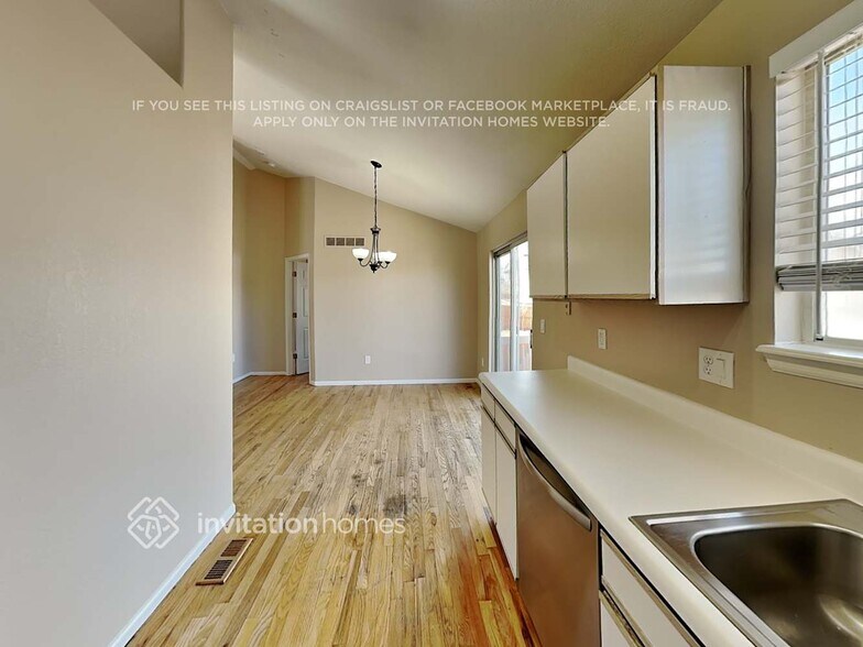 Building Photo - 4861 N Silverlace Dr
