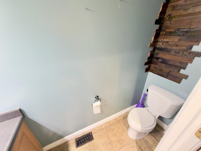 Building Photo - 317 W Farmside Dr