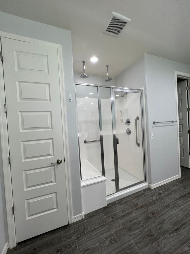 Building Photo - 2019 Build in Gated East Mark Community