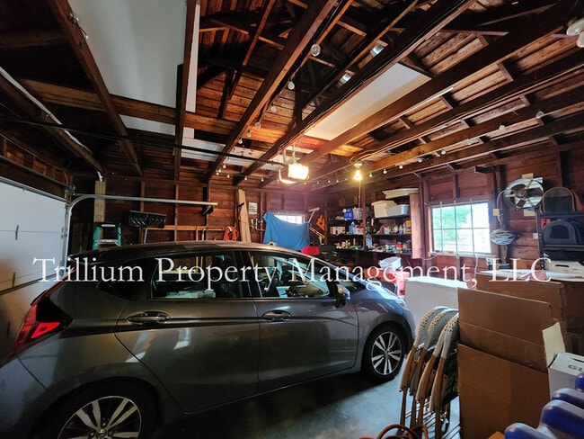 Building Photo - 5935 N Concord Ave