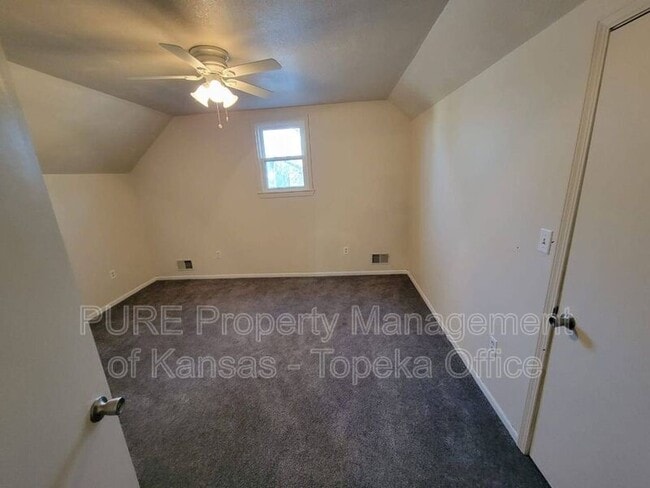 Building Photo - 3708 SW Windemere Dr