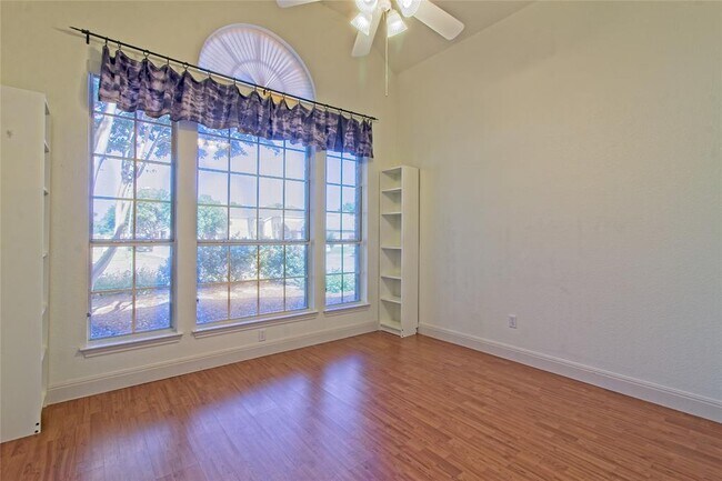 Building Photo - 301 Derby Ln
