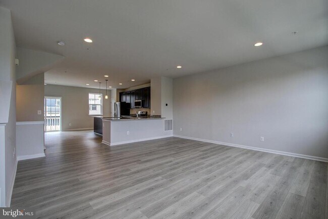 Building Photo - 14217 Travilah Rd