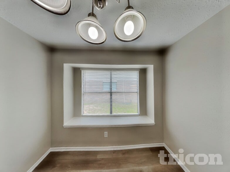 Building Photo - 21402 Golden Dove Dr