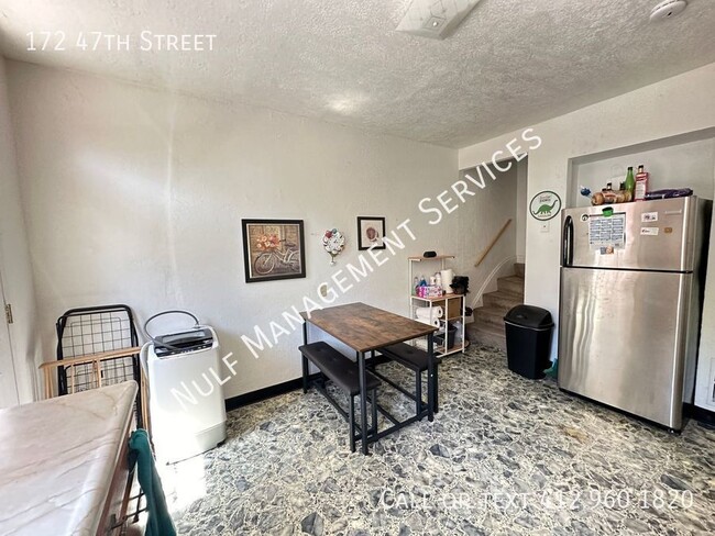 Primary Photo - 172 47th St