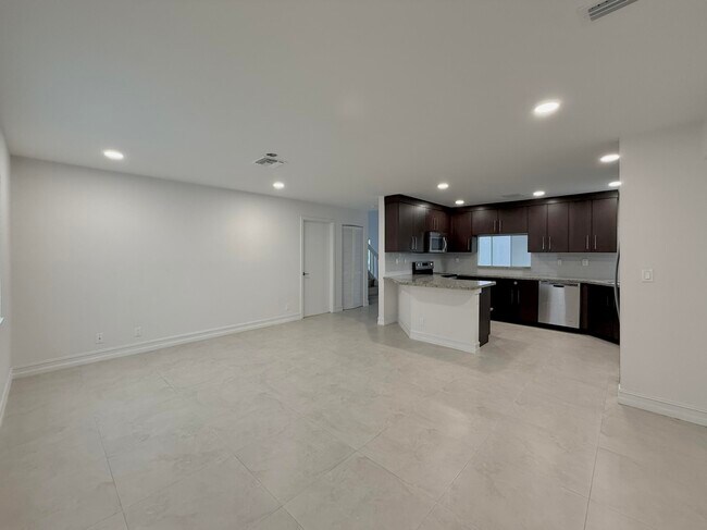 Building Photo - 21440 Millbrook Ct