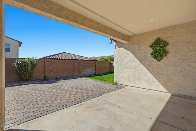 Building Photo - 26130 N 121st Ave