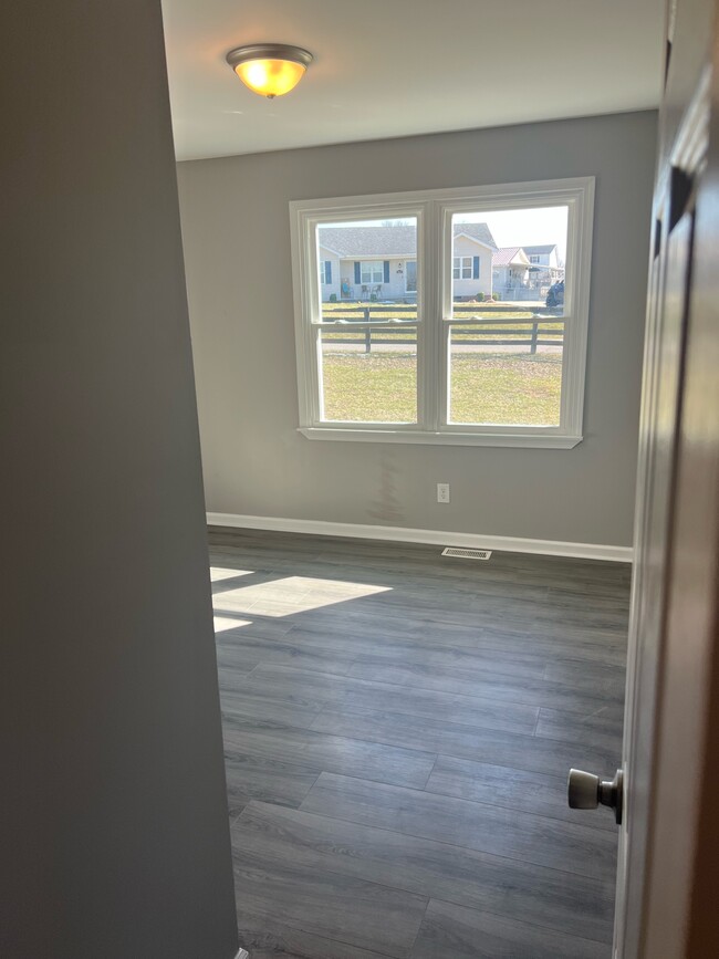 Building Photo - 1068 Edgewood Way