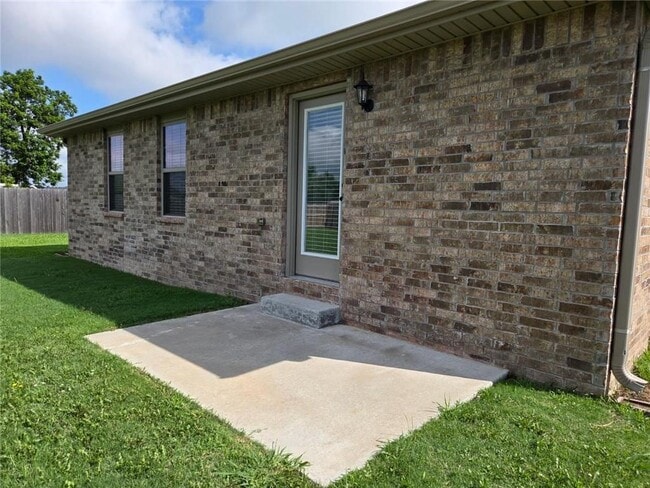 Building Photo - 4000 E Razorbill Dr