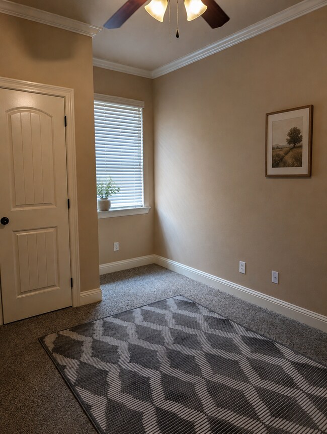 Building Photo - 519 Brompton Ln