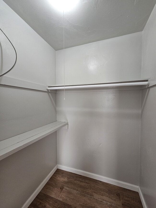 Building Photo - 723 Atterbury Ct