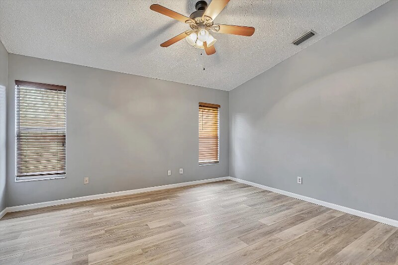 Building Photo - 24139 Twin Ct