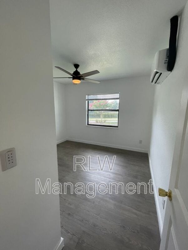 Building Photo - 117 Cherry Ave