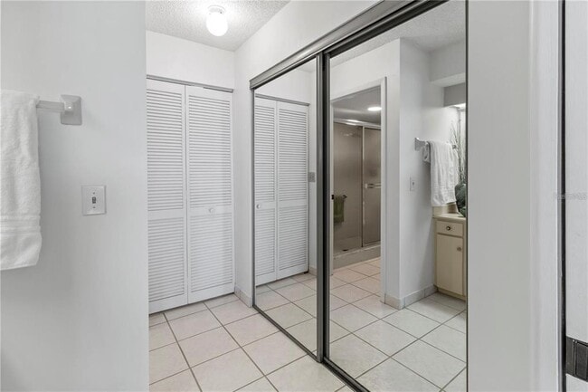 Building Photo - 6460 Mourning Dove Dr