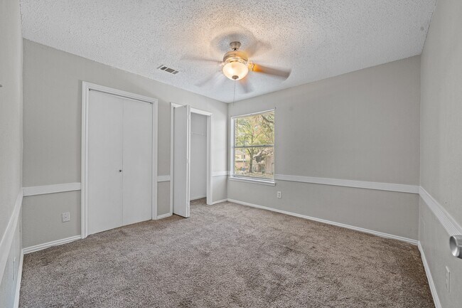 Building Photo - 11123 Gatesden Dr