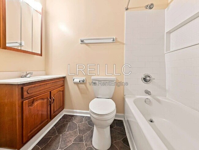 Building Photo - 4014 Parthenia Ave