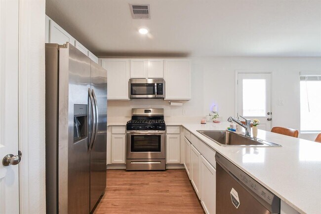 Building Photo - 2728 Cadiz Bay Dr