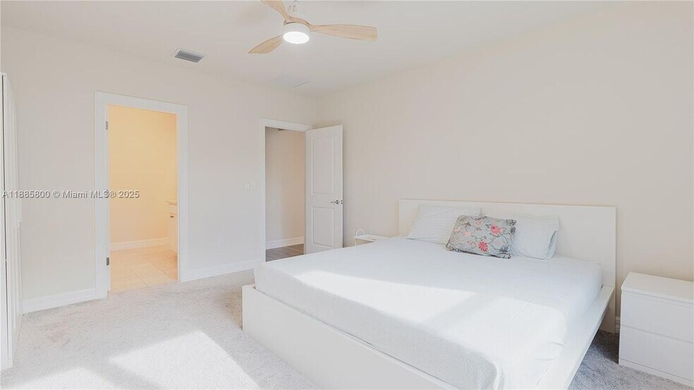 Building Photo - 3001 Hibiscus Ave