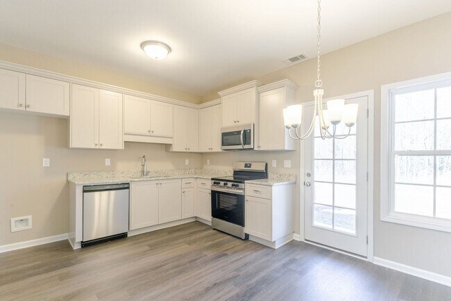 Building Photo - 359 Bordeaux Dr