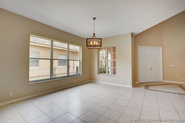 Building Photo - 1388 Beacon Cir