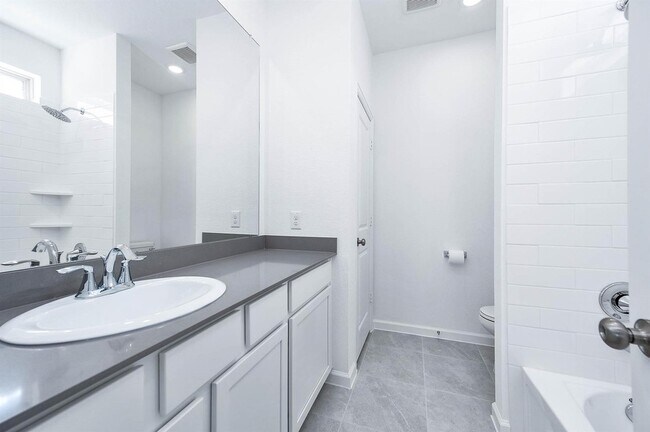 Building Photo - 453 Pace Bnd Ct