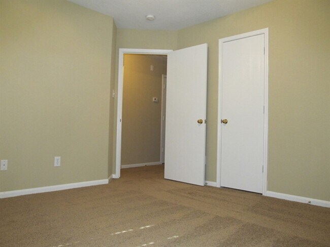 Building Photo - 2750 Hidden Spring Falls Dr